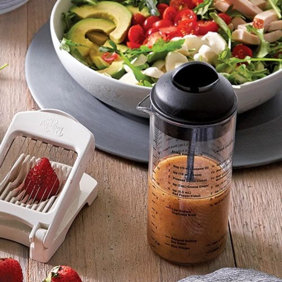 Pampered Chef Other - Pampered Chef  Measure, Mix and Pour NEW